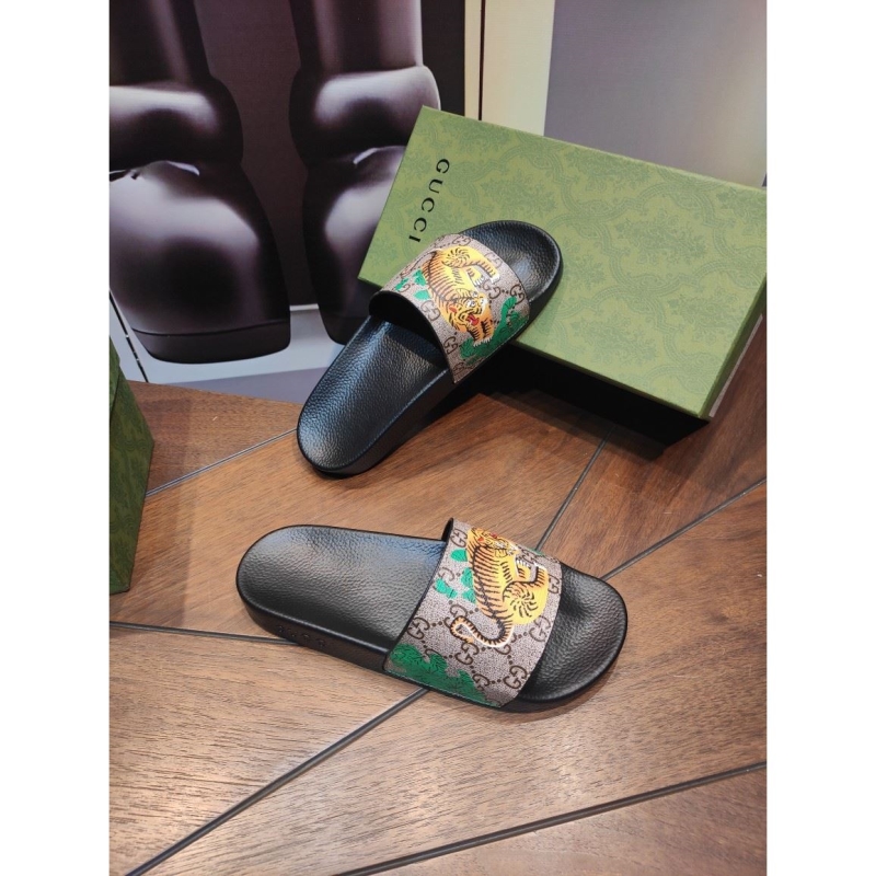 G*u*i slippers